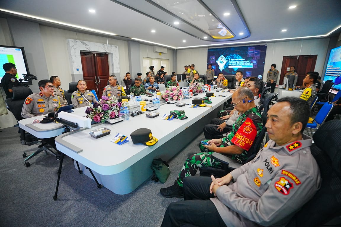 Pastikan KTT AIS Aman, Kapolri dan Panglima TNI Tinjau 91 Command Center ITDC Nusa Dua