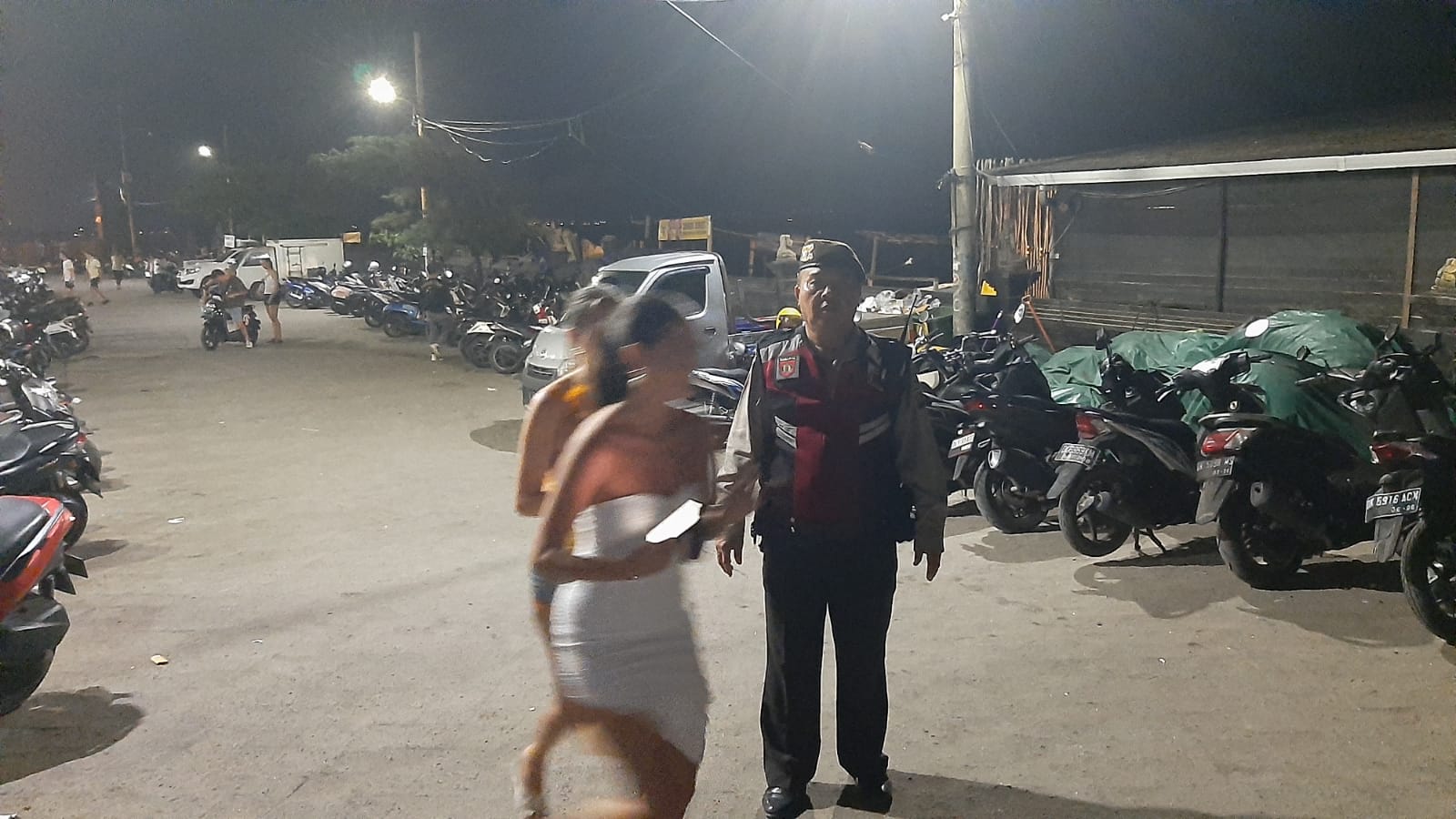 Polsek Kuta Utara Blue Light Patrol Amankan Bubaran Pengunjung Hiburan Malam