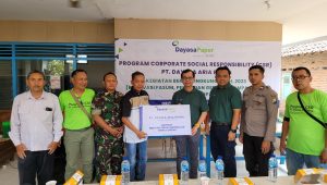 DayasaPaper Peduli Lingkungan Melalui Program Bersih Kampung di Desa Driyorejo