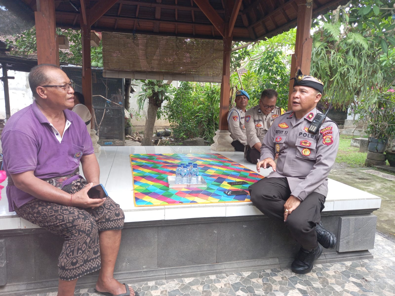 Jaga Kamtibmas Jelang Pemilu 2024 Kapolsek Mengwi Silaturahmi Dengan Kelian Adat