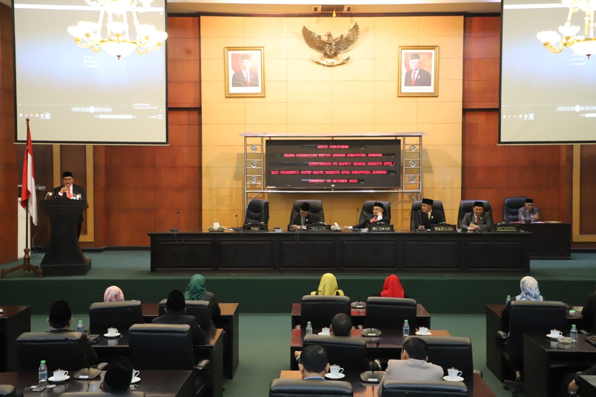 Paripurna DPRD, Silaturahmi Pj Bupati Jombang dan Pelantikan PAW Anggota