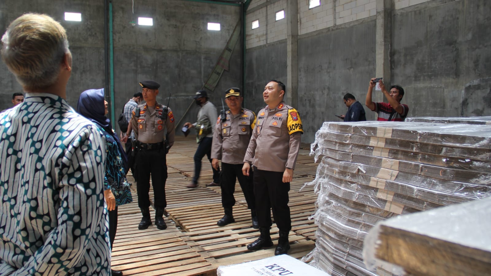 Pastikan Logistik Pemilu 2024 Aman, Kapolres Kediri Kota Cek Gudang KPU