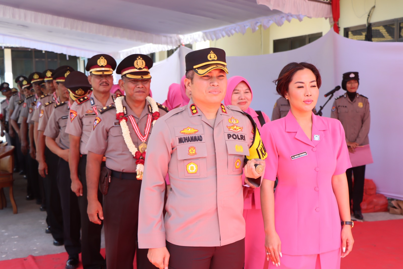 Barisan Pedang Pora Iringi Wisuda Purna Bakti 38 Anggota Polri dan ASN Polres Nganjuk