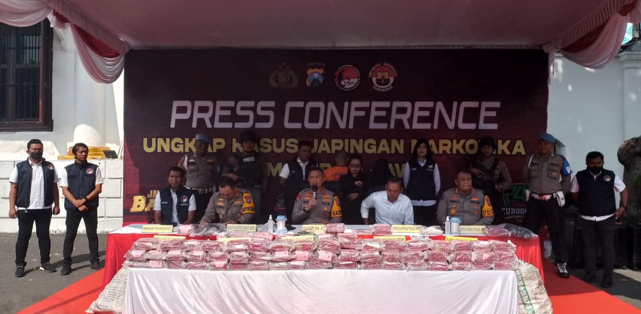 Dua Jaringan Pasangan Pasutri Diamankan Satuan Satresnarkoba Mapolrestabes Surabaya