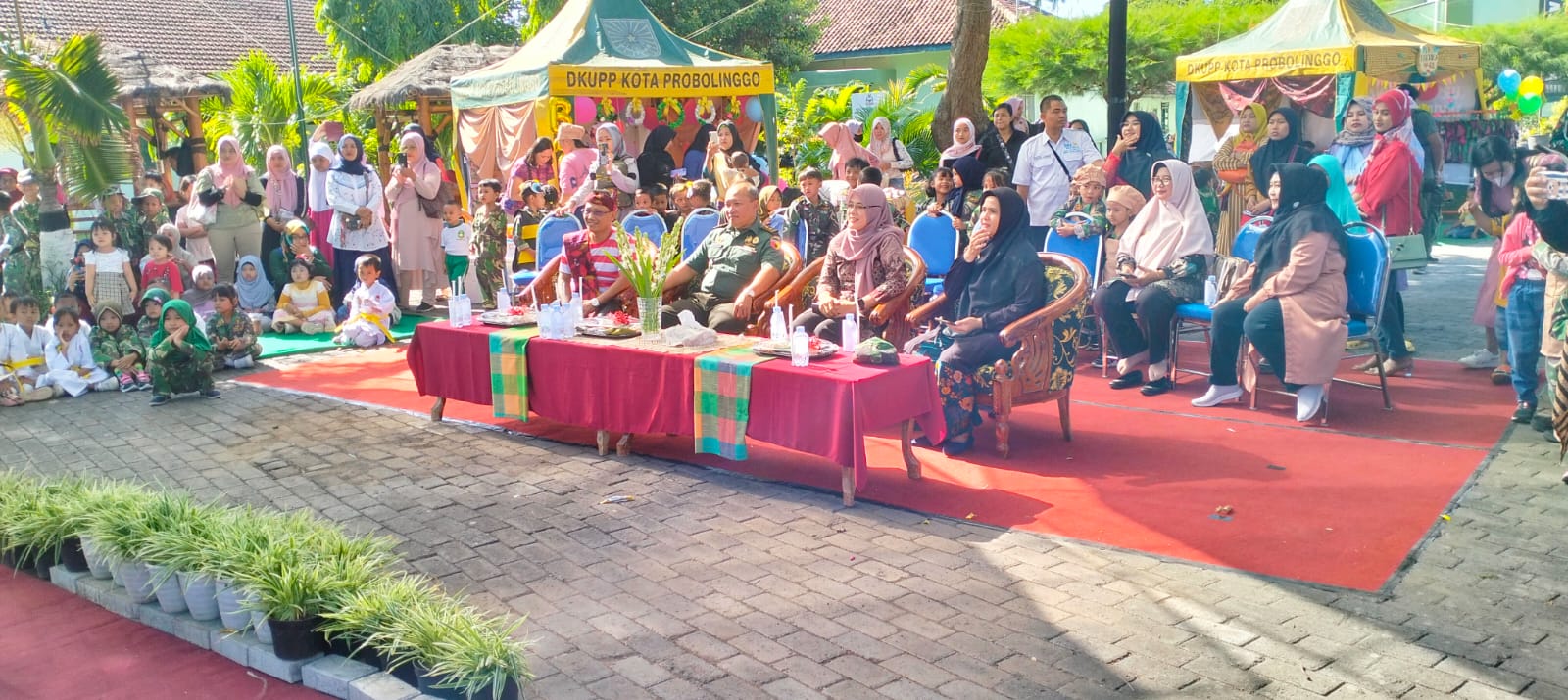 Kasdim Hadiri Panen Raya Hasil Karya Dan Bazar PAUD Kartika Jaya