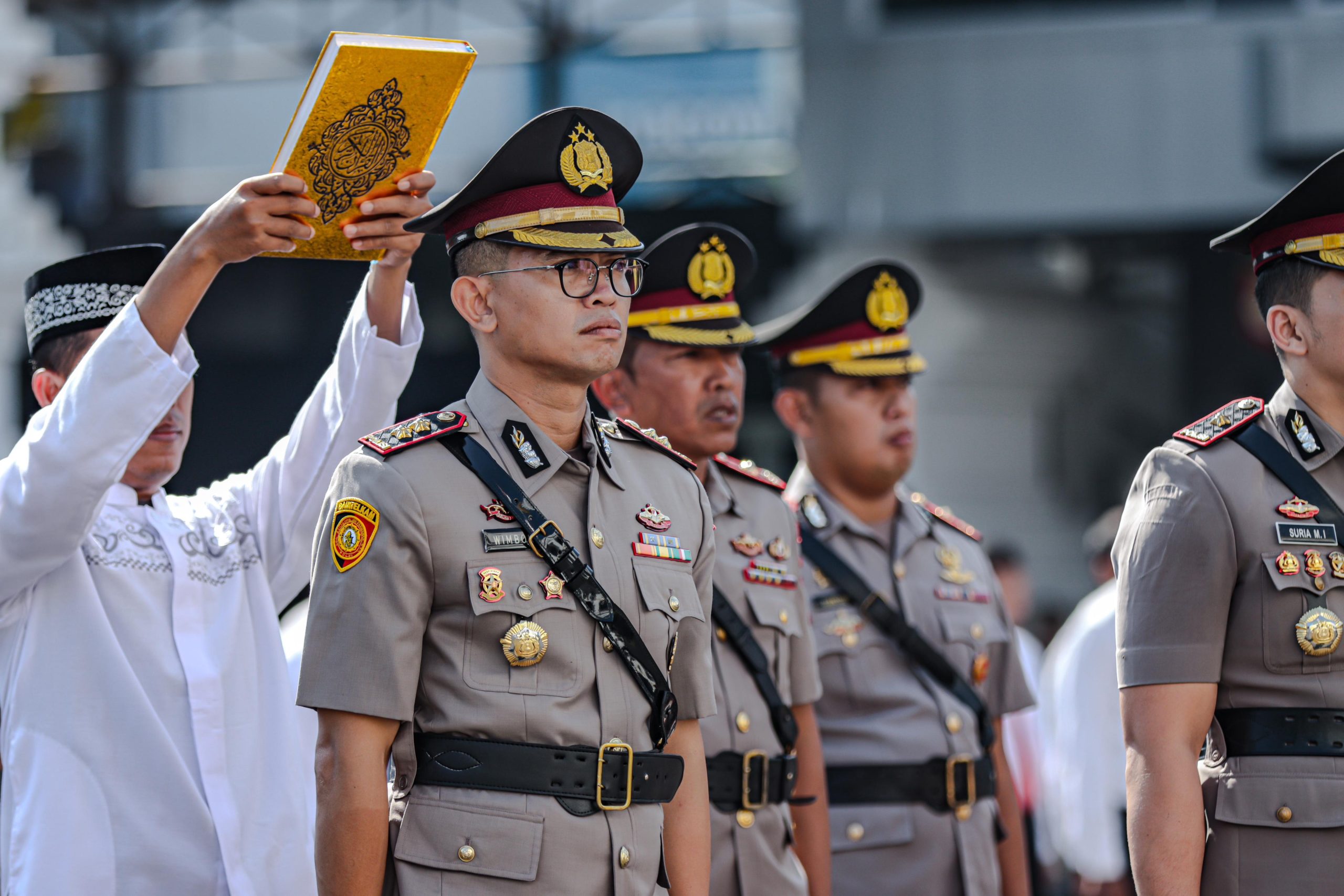Upacara Serah Terima Jabatan Wakapolrestabes Surabaya, Kapolsek Jajaran dan Pelantikan Kasat Resnarkoba Polrestabes Surabaya