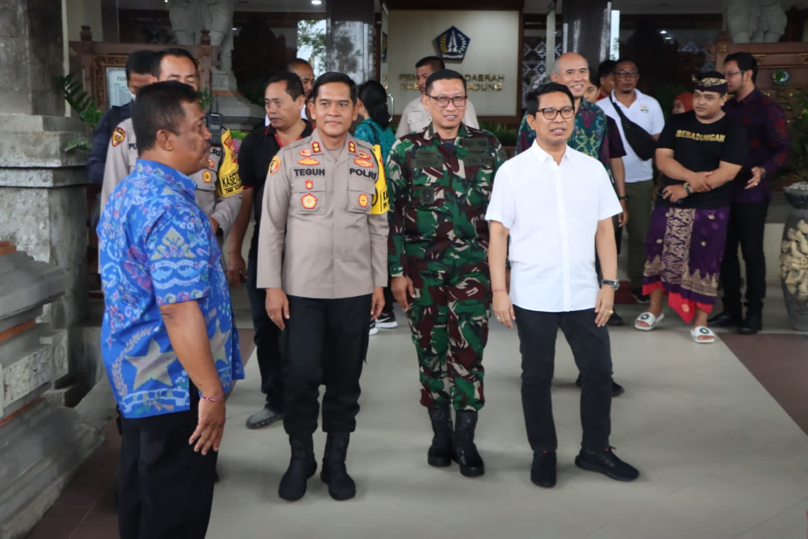 Kapolres Badung AKBP Teguh Priyo Wasono Bersama Forkopimda Pemantau Pelaksanaan Malam Natal