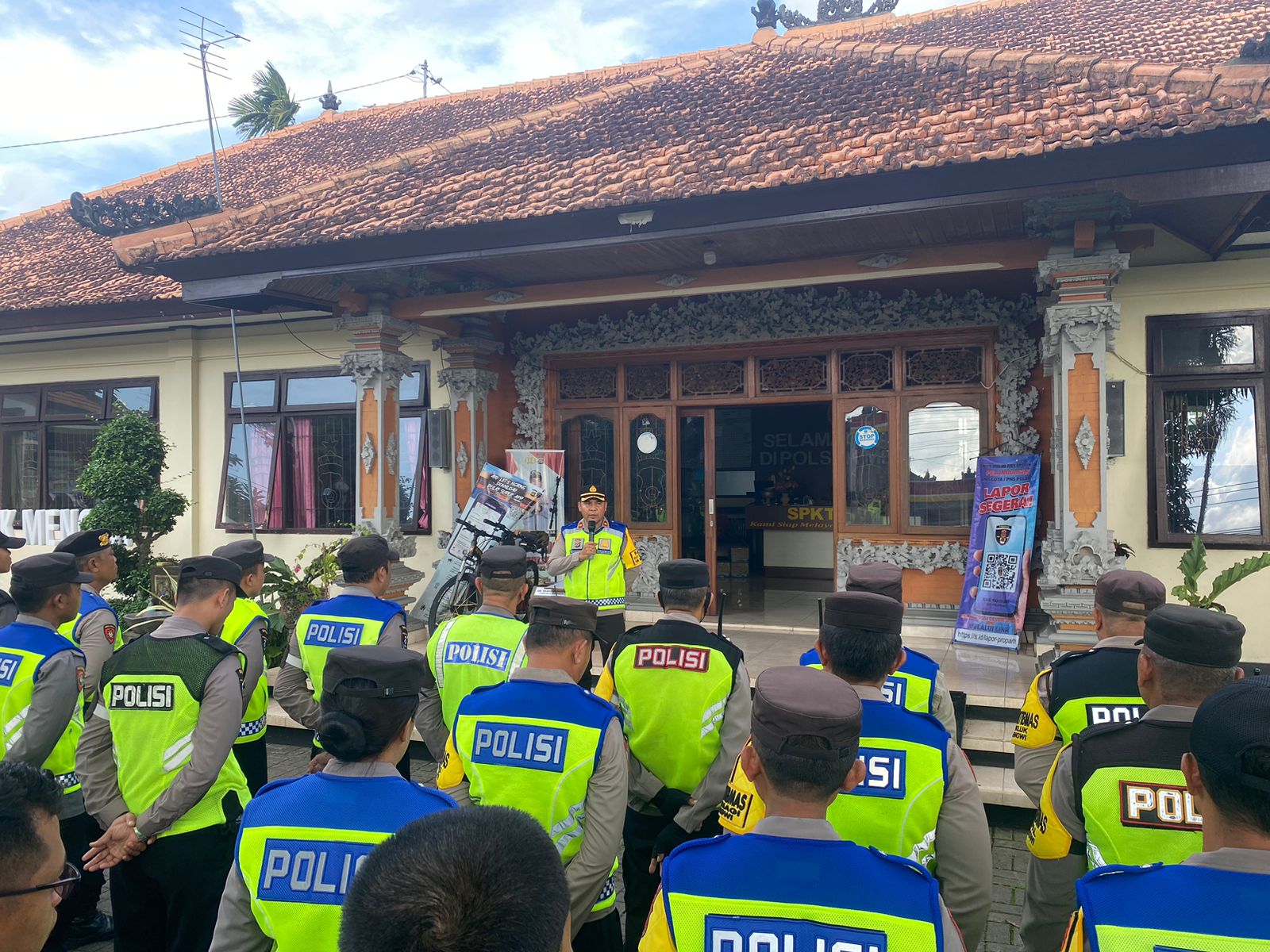 Sambut Malam Pergantian Tahun Dengan Damai, Polsek Mengwi Gelar Apel Gabungan