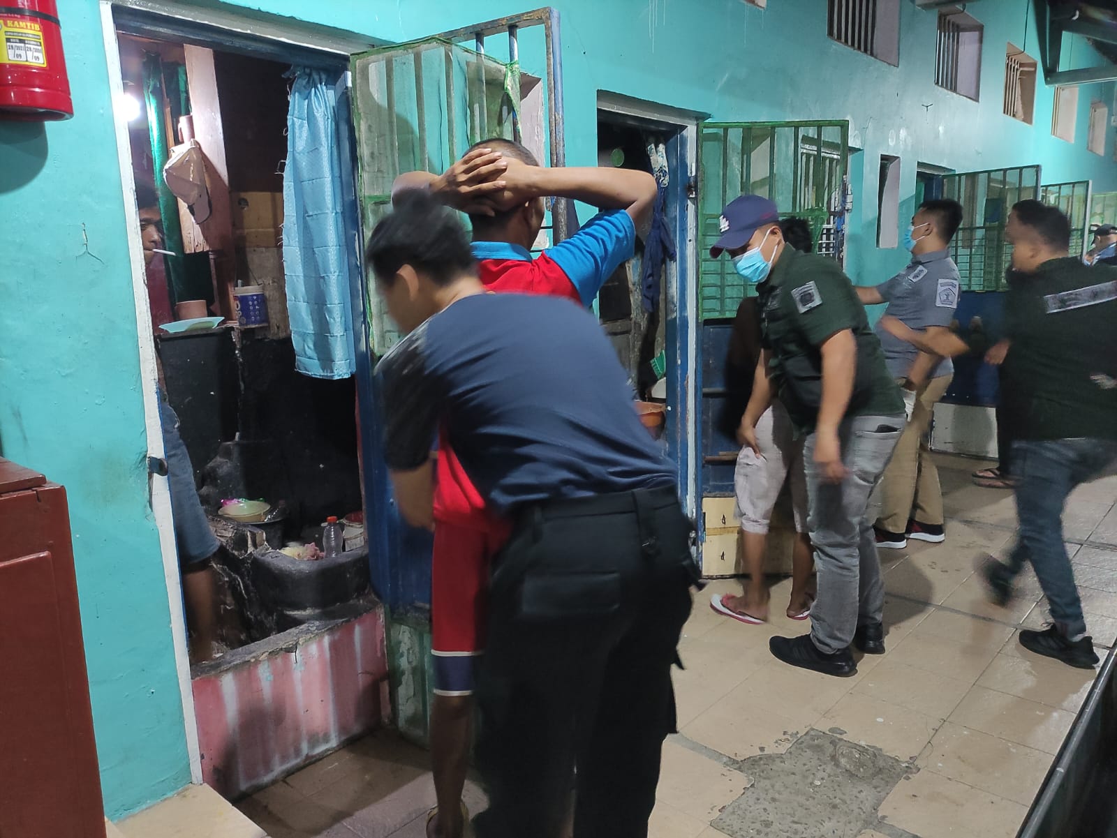 Rutin Laksanakan Razia Kamar Blok Hunian, Sebagai Salah Satu Langkah Memberantas Barang Terlarang 