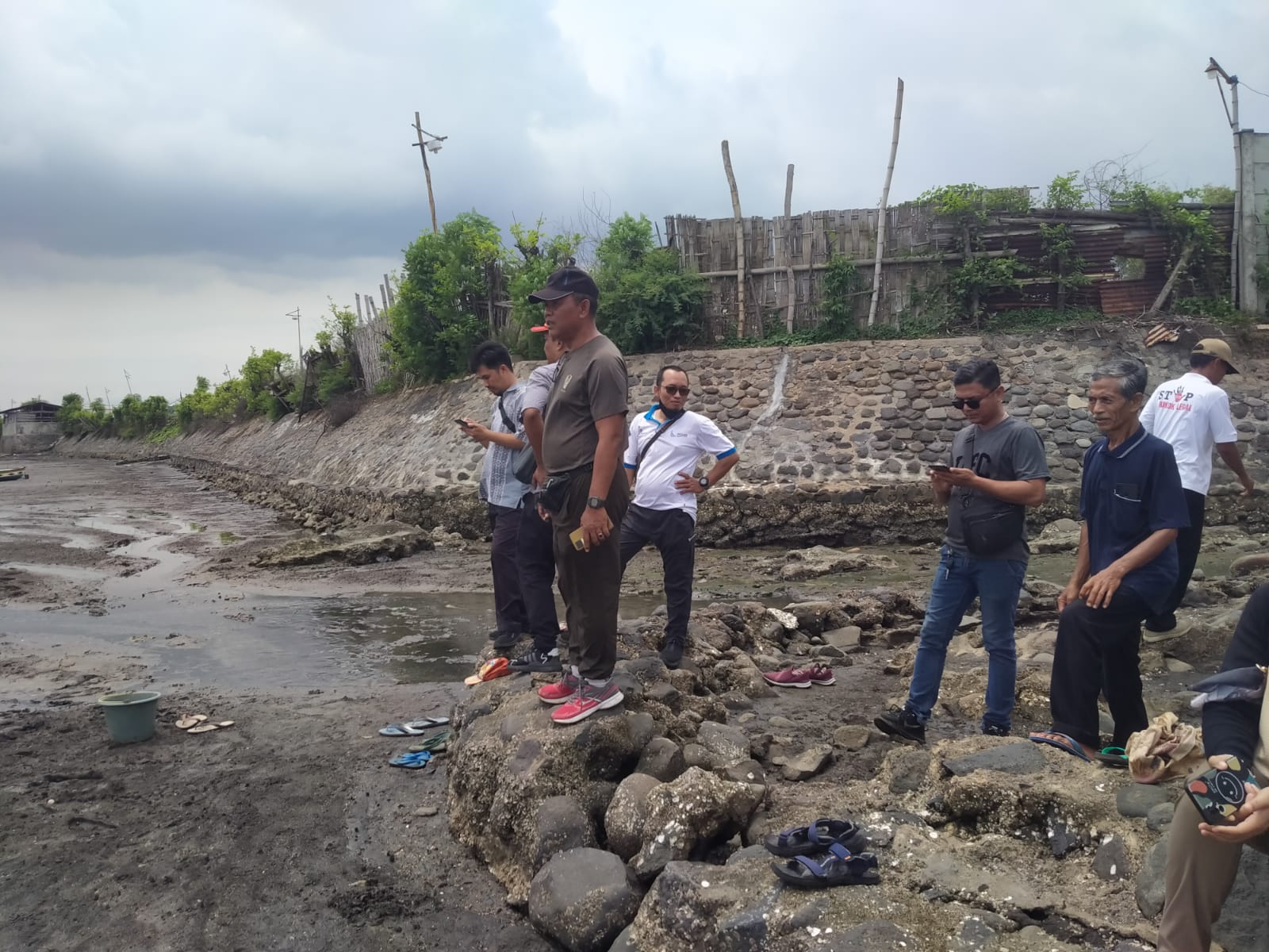 Terima Aduan Tentang Limbah Dari Masyarakat, Koramil Sumberasih Pantau Pihak Pengelola