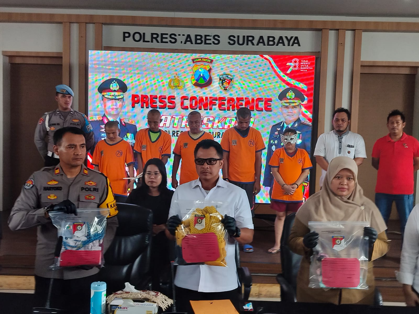 Ayah Paman dan Kakak Tega Perkosa Anaknya Sendiri