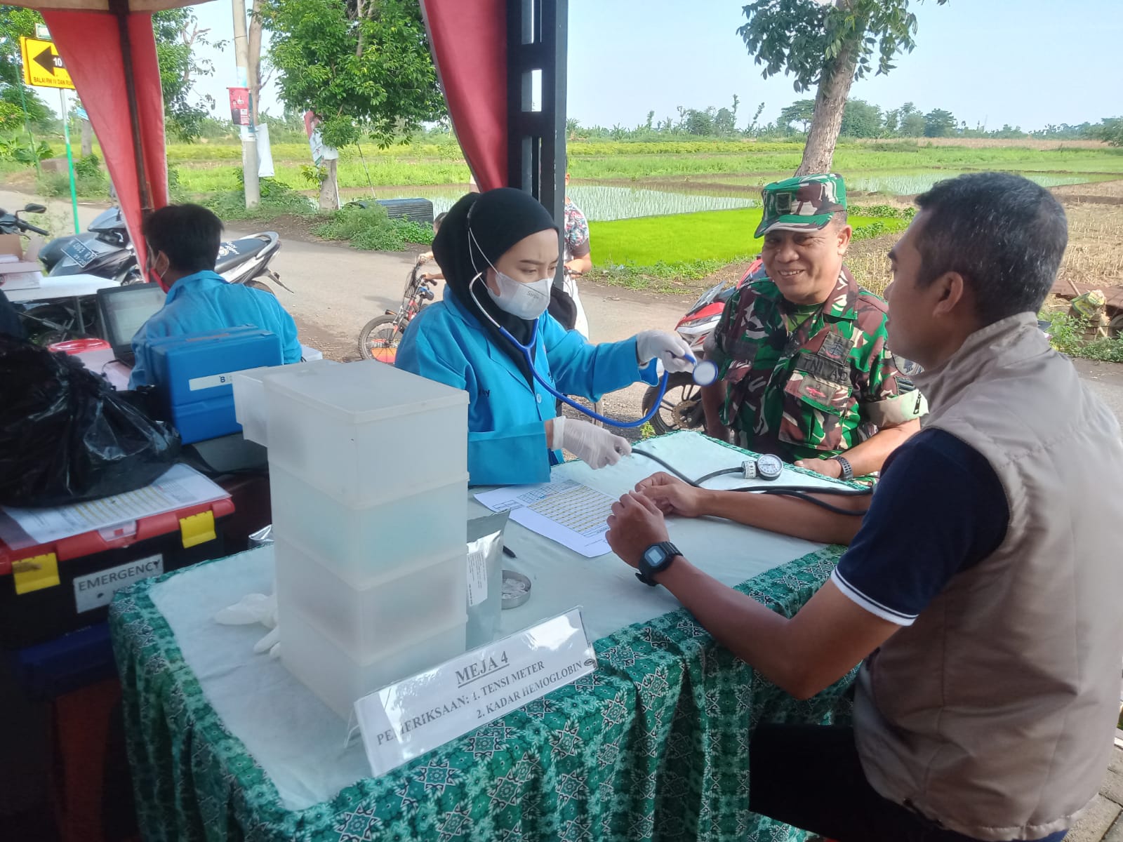 Tambah Pasokan Darah Aman Dan Cukup, Babinsa Atensi Donor Darah Di wilayah Binaan