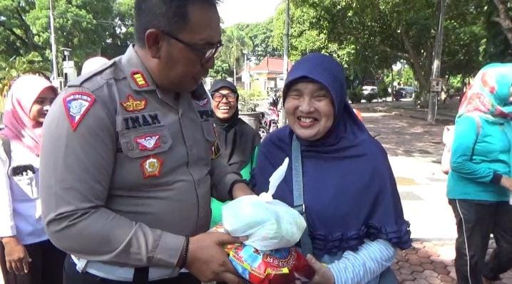 Satlantas Polres Bondowoso Dukung Tuna Netra Taati Peraturan Berlalulintas
