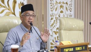 Ir. H. Abdul Hadi Wijaya, M.Sc.Waka Komisi V DPRD Jabar Kritisi Kenaikan UMP Jabar 2024