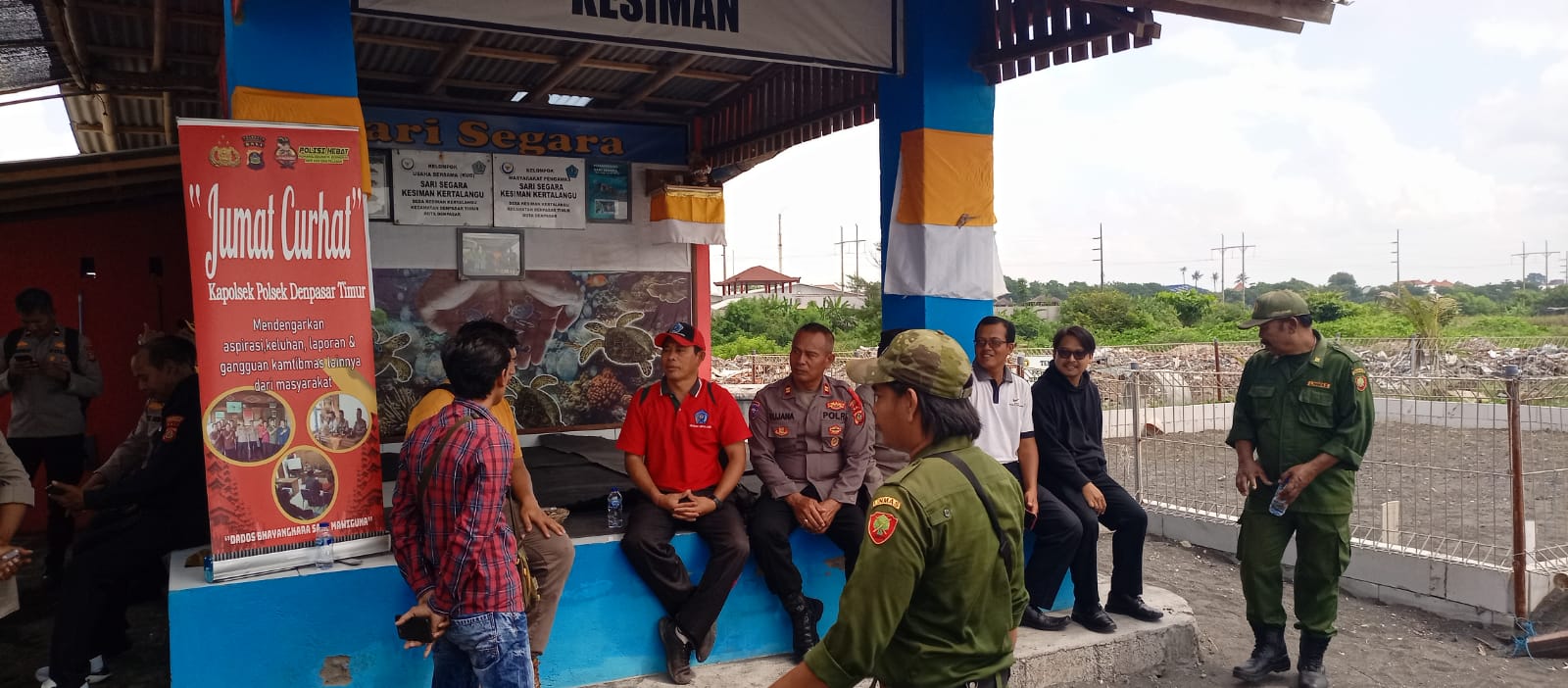 Pererat Silahturahmi, Jalin Komunikasi: Polsek Dentim Gelar Jumat Curhat Bersama Kelompok Nelayan Di Pantai Biaung