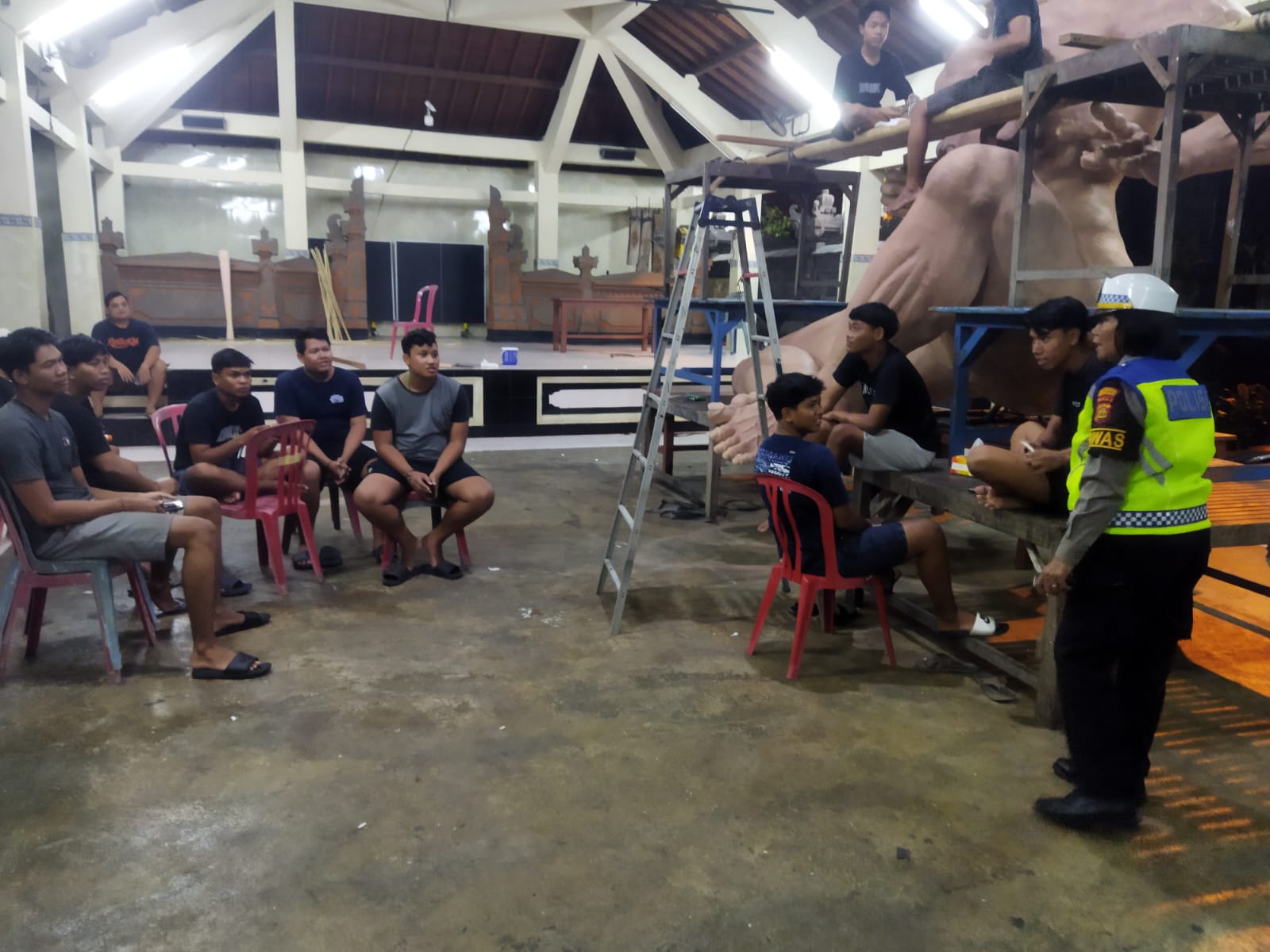 Cegah Aksi Kejahatan Jalanan Dan Pengrusakan Ogoh-Ogoh Bung Troli Polsek Denbar Perkuat Patroli Subuh