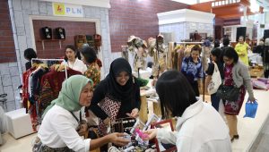Di INACRAFT 2024, Produk Kerajinan UMK Binaan PLN Dibanjiri Peminat