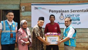 Awal Ramadan, PLN Sambung Listrik Gratis 2.920 Keluarga Prasejahtera Dari Donasi Pegawai di Berbagai Daerah