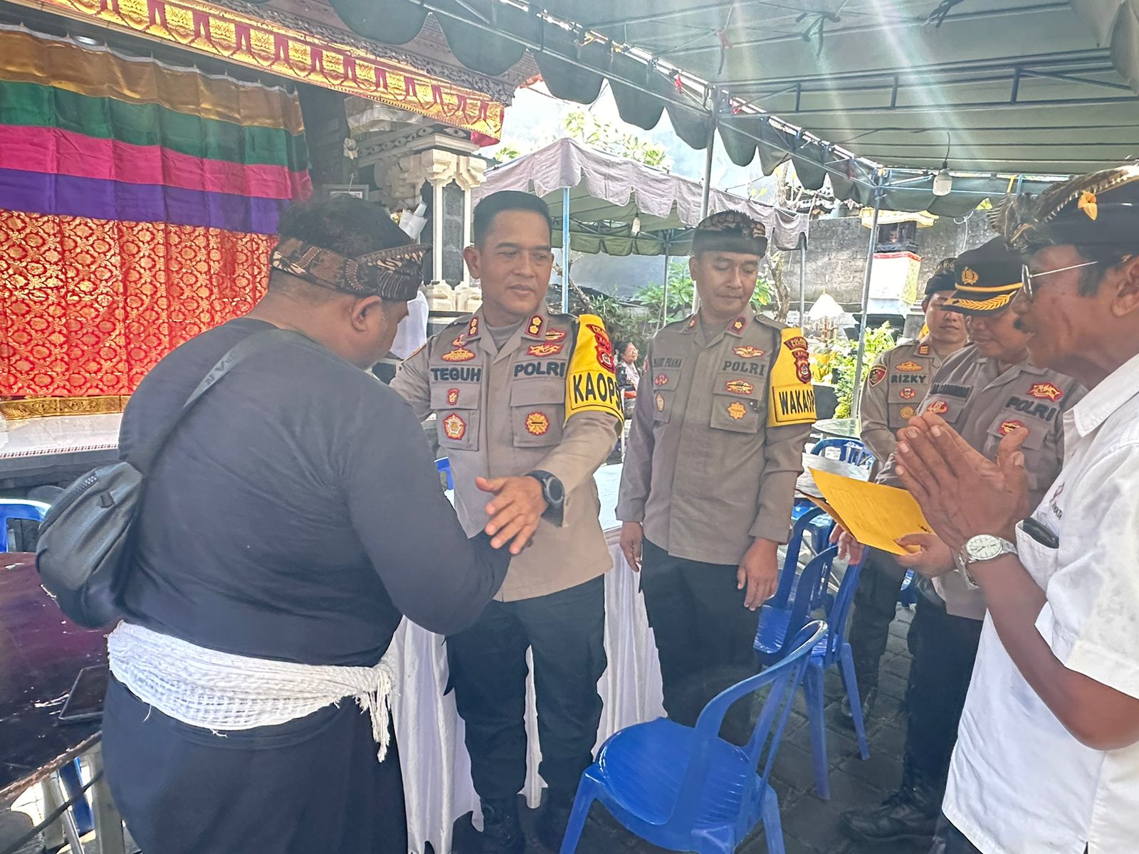 Wujud Implementasi Program Respek Dan Sagita Kapolres AKBP Teguh Melayat Kerumah Personel Yang Istrinya Meninggal Dunia