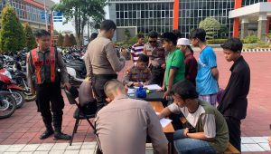 Polres Gresik Mengamankan 50 Sepeda Motor dari Pemuda yang Akan Balapan Liar di Gresik