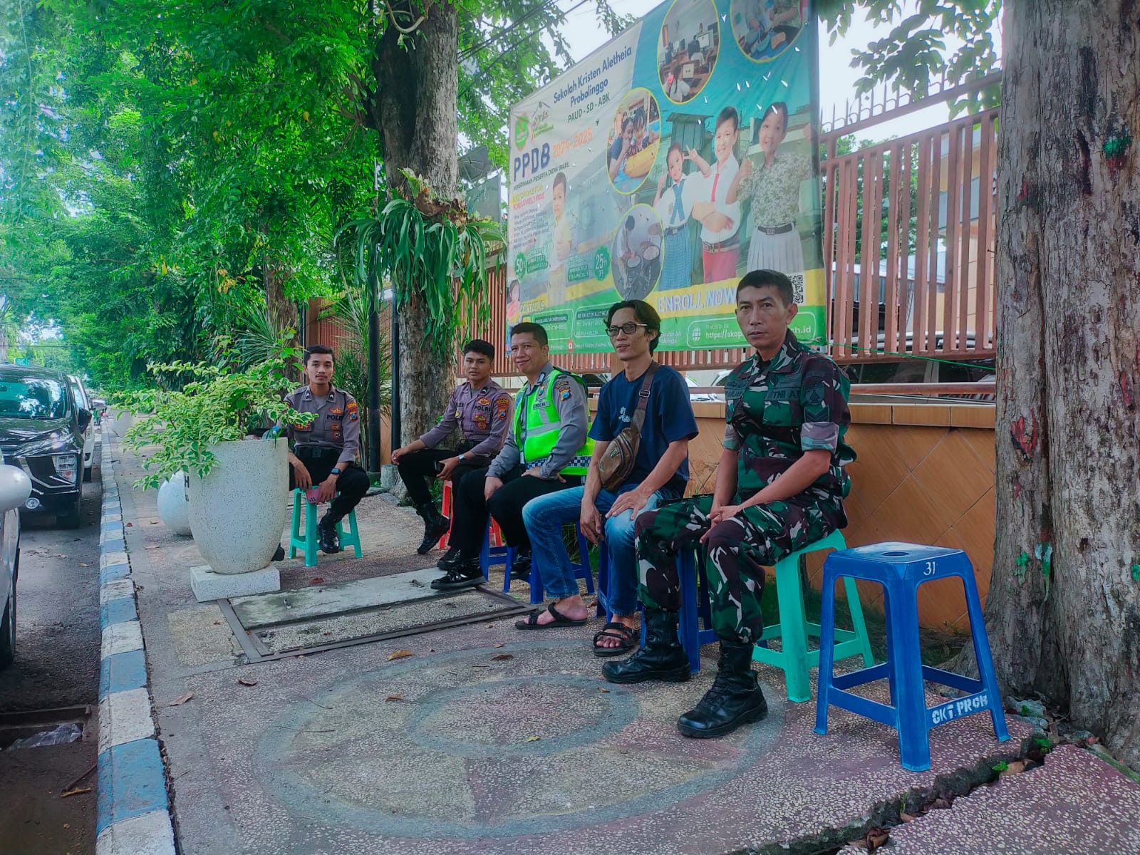 Koramil Kanigaran Kawal Dan Amankan Kegiatan Keagamaan