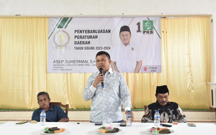 Tingkatkan Wawasan Masyarakat, Asep Suherman Laksanakan Penyebarluasan Perda di Cipanas, Cianjur