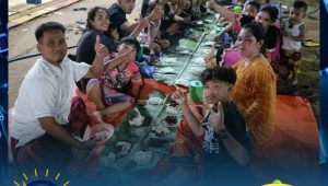 Keluarga Besar H.Matri.e Rayakan Malam Hari Raya Idul Fitri 1445 H Hingga Adakan Bakar-Bakar Sate