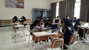 Persiapkan Siswa Hadapi Dunia Kerja, PLN Icon Plus Turut Uji Kompetensi Siswa SMKN 5 Malang