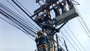 Lancarkan Apel Siaga Idul Fitri 1445 H, PLN Icon Plus Lakukan Penataan Kabel Di Gresik