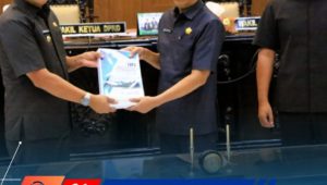 DPRD Sahkan 3 Perda dan Terima Dokumen LKPJ Wali Kota tahun 2023