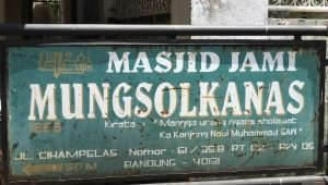 Kisah Menakjubkan Mungsolkanas  Masjid Tertua di Kota Bandung