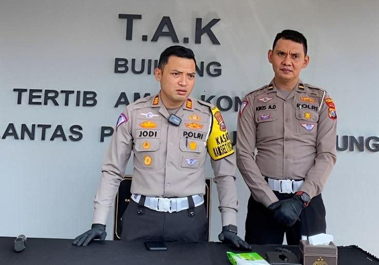 Polisi Amankan Pengemudi yang Lari Usai Tabrak Rumah Warga di Tulungagung