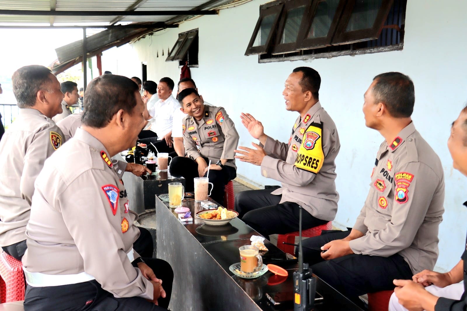 Pecahkan Masalah, Kapolres Lumajang Ajak Anggota Coffee Morning