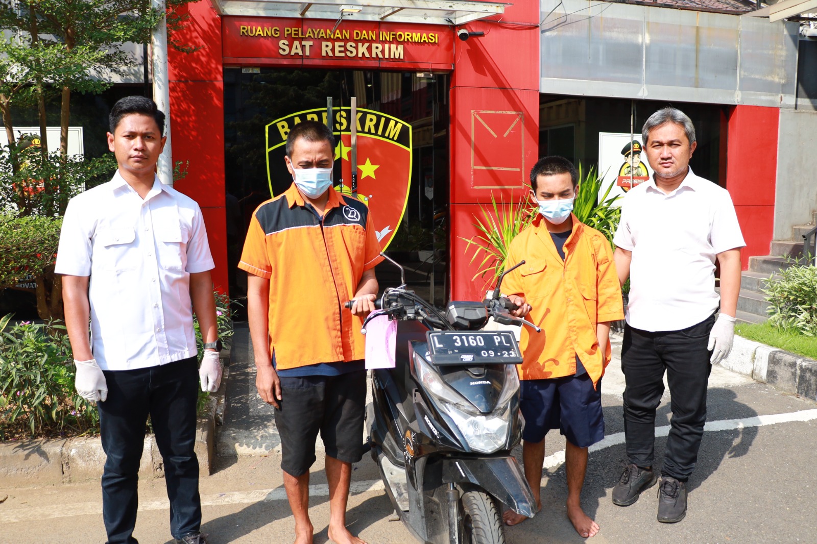 Polres Pelabuhan Tanjung Perak Amankan Dua Tersangka Pencuri Motor Asal Bulak Banteng