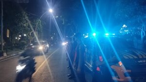 Blue Light Polres Gresik: Meningkatkan Keamanan Masyarakat dengan Patroli Intensif