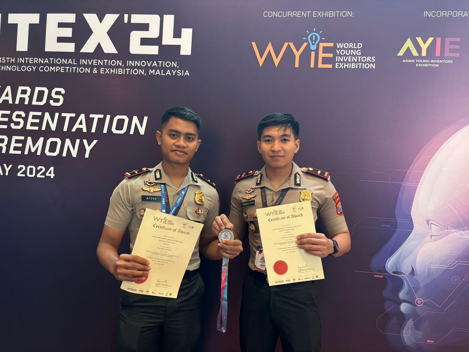 2 Polisi di Surabaya Sabet Kemenangan dalam Ajang Internasional WYIE di Malaysia