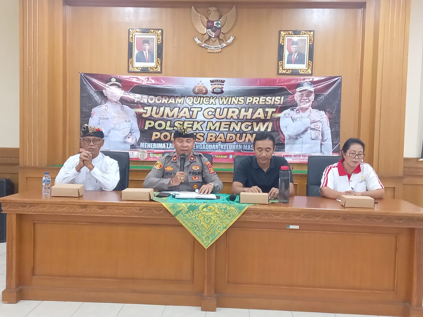 Kapolsek Mengwi Gelar Jumat Curhat di Kantor Lurah Kapal