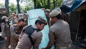 Kota Bandung Makin Tertib: Satpol PP Tertibkan Bangunan Liar di Jalan Supratman