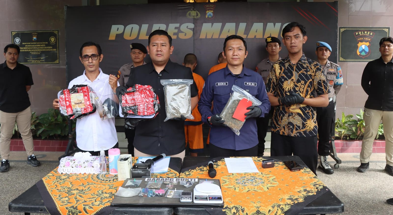 Polres Malang Bongkar Peredaran Narkoba Jaringan Lapas, 2 Kilogram Ganja Disita