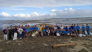 Perangi Sampah di Laut, Social Project Bali Adakan Beach Clean Up