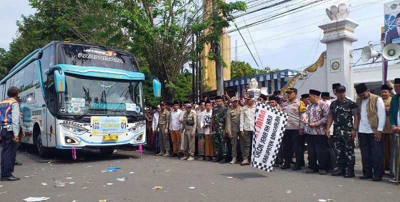 Polres Bangkalan Terapkan Pengamanan Keberangkatan Haji Kloter 100-1001