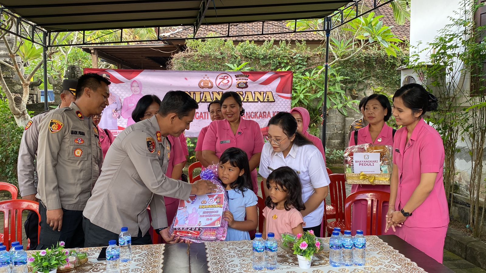 Kapolres AKBP Teguh Priyo Wasono Pimpin Anjangsana ke Keluarga Polri Polres Badung