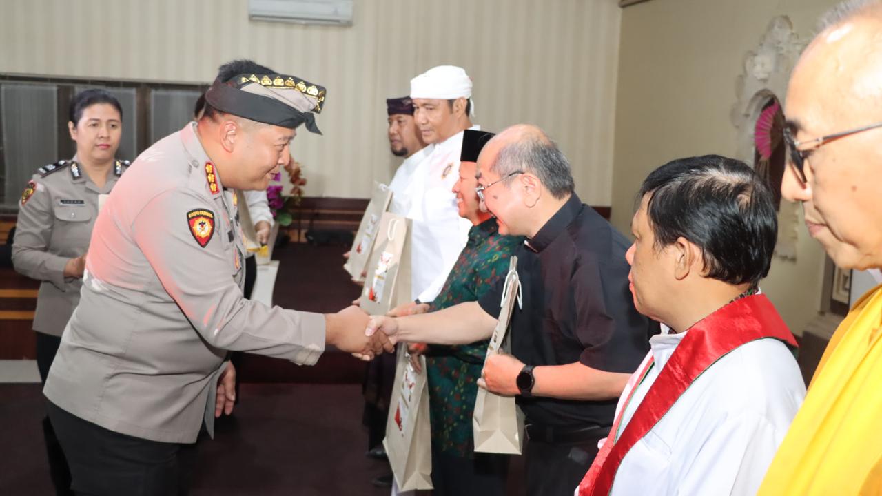Do’a Bersama Lintas Agama Polresta Denpasar Jelang Peringatan Hari Bhayangkara