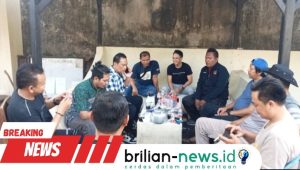 Kapolsek Wonomerto Bersama Anggota Ngopi Bareng Di Mako Polsek Untuk Kolaborasi Bersama Awak Media