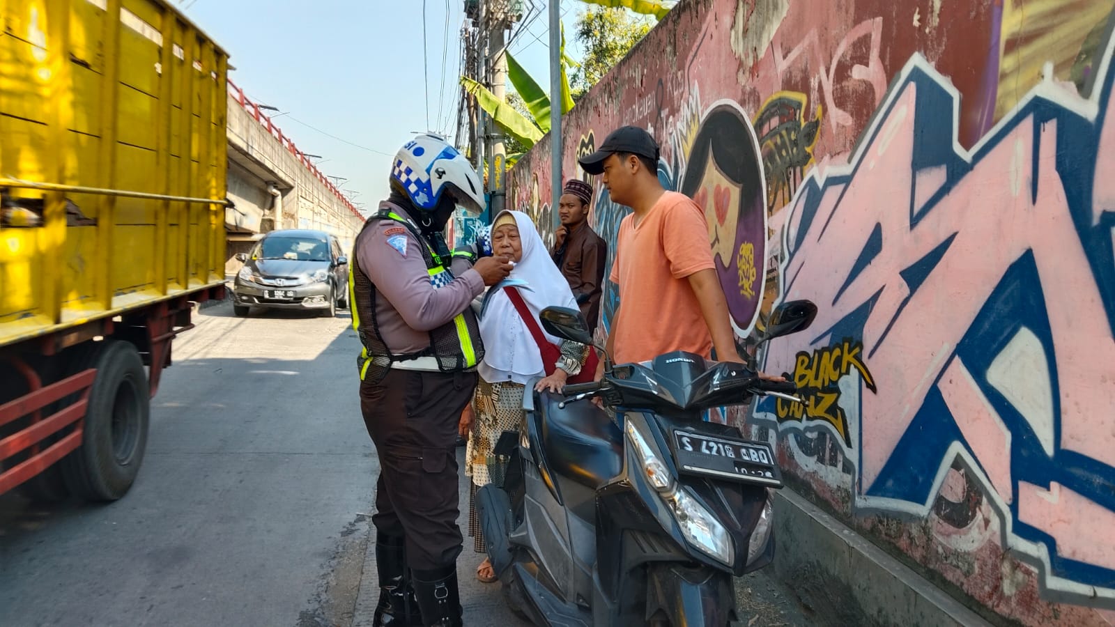 Melawan Arus lalu-lintas, Polisi Tindak 82 Pelanggar Lalin di Fly Over Peterongan Jombang