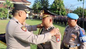 Polresta Gelar Upacara Penyerahan Jabatan Wakapolresta Kepada Kapolresta Denpasar
