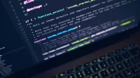 Pemrograman PHP menggunakan Visual Studio.