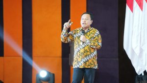 “Festival Industri Jawa Timur 2024 : Kontribusi PLN dalam Mendukung _Green Industry,_” Transisi Energi Terbarukan Menuju Dekarbonisasi Industri.