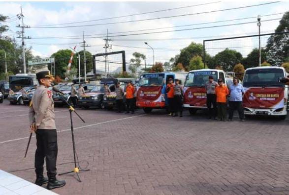 Kapolres Trenggalek Atasi Dampak Kekeringan dan Kirimkan Bantuan Puluhan Ribu Air Bersih ke 19 Desa