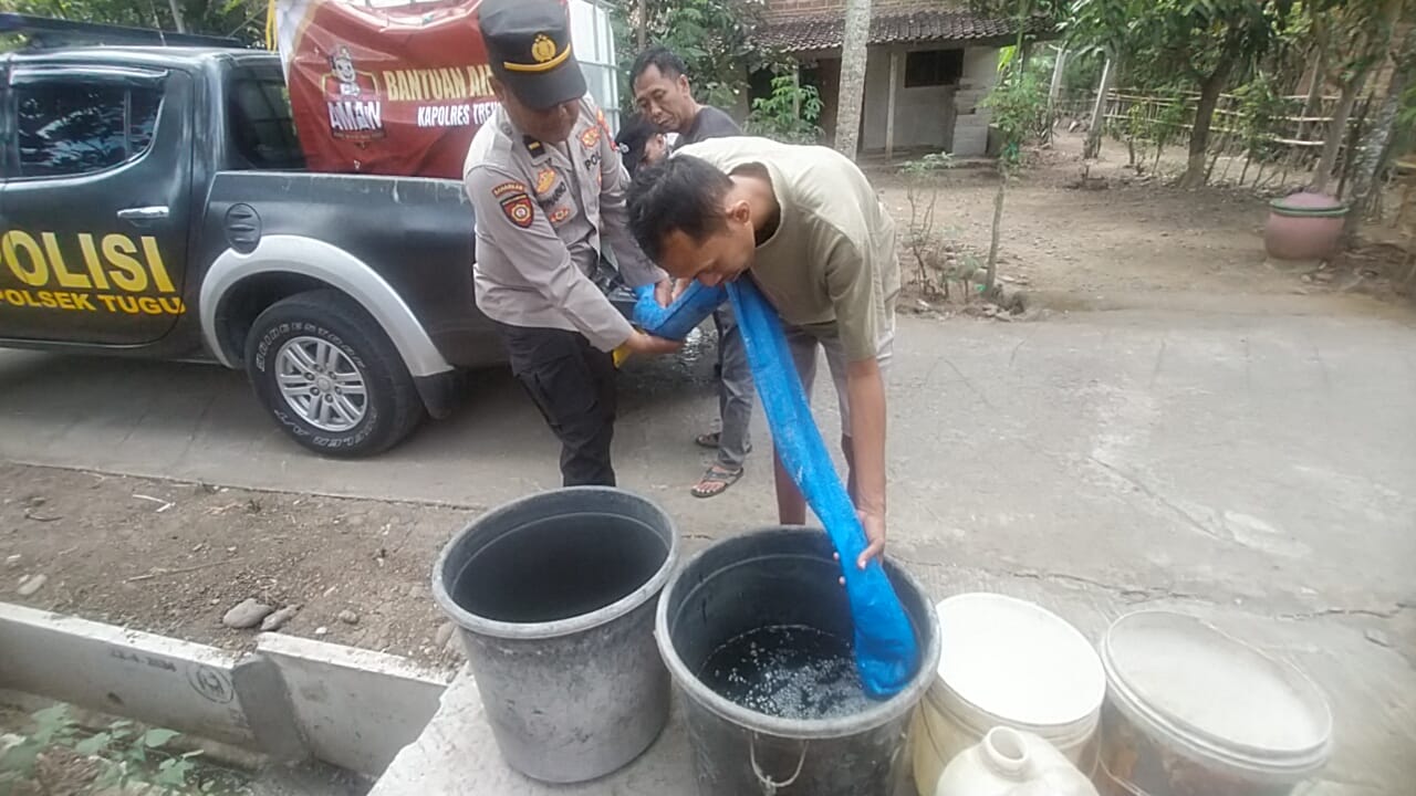 Tak Pernah Lelah, Polres Trenggalek Gencarkan Patroli Genthong di Musim Kemarau